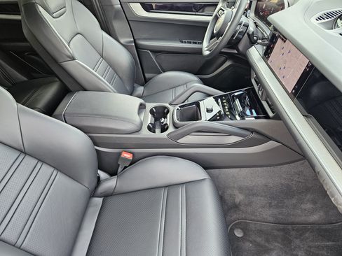 Certified 2026 Porsche Cayenne Coupe AWD/4WD image 15