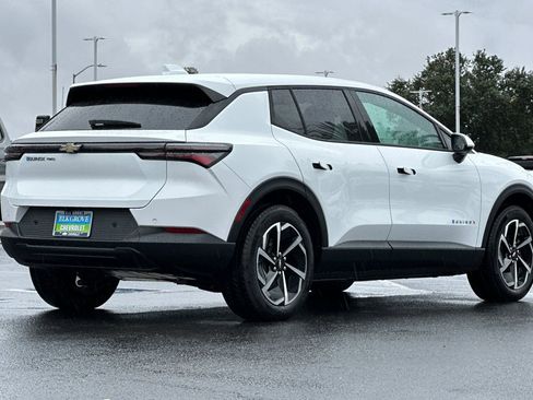 New 2026 Chevrolet Equinox EV LT image 3
