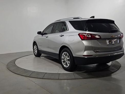 Used 2019 Chevrolet Equinox LT FWD image 3