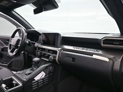 Certified 2025 Toyota Tacoma SR5 image 27