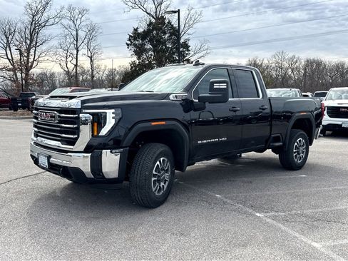 New 2026 GMC Sierra 2500 SLE w/ SLE Value Package; image 4