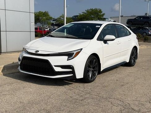 Used 2025 Toyota Corolla SE w/ Convenience Package FWD image 7