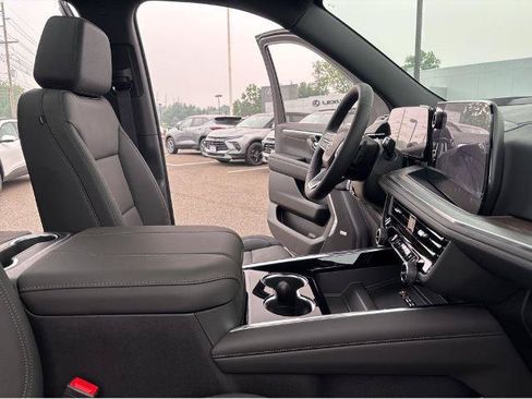 New 2026 Chevrolet Tahoe Z71 w/ Comfort Package AWD/4WD image 16