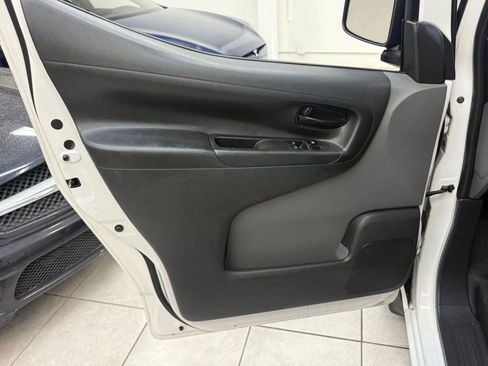 Used 2017 Nissan NV200 S image 14