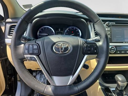 Used 2014 Toyota Highlander XLE AWD/4WD image 13