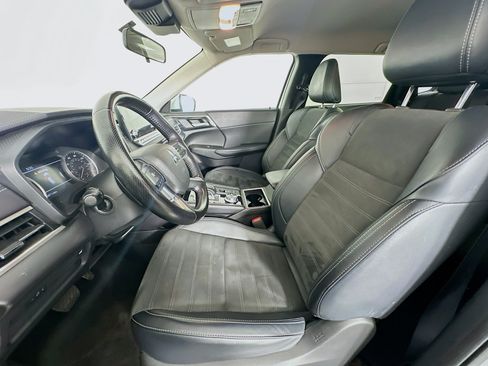 Used 2024 Mitsubishi Outlander SE AWD/4WD image 13