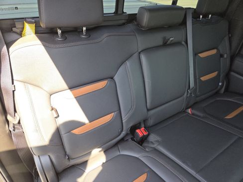 Used 2021 GMC Sierra 1500 AT4 w/ AT4 Premium Package AWD/4WD image 27