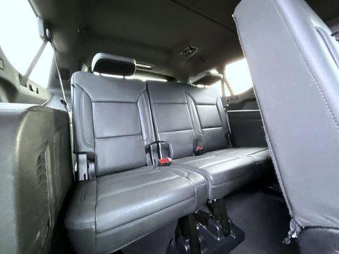 Used 2025 Chevrolet Suburban Z71 AWD/4WD image 19