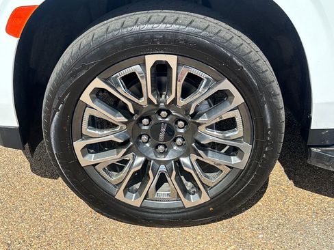 Used 2021 GMC Yukon SLT w/ SLT Luxury Plus Package image 25