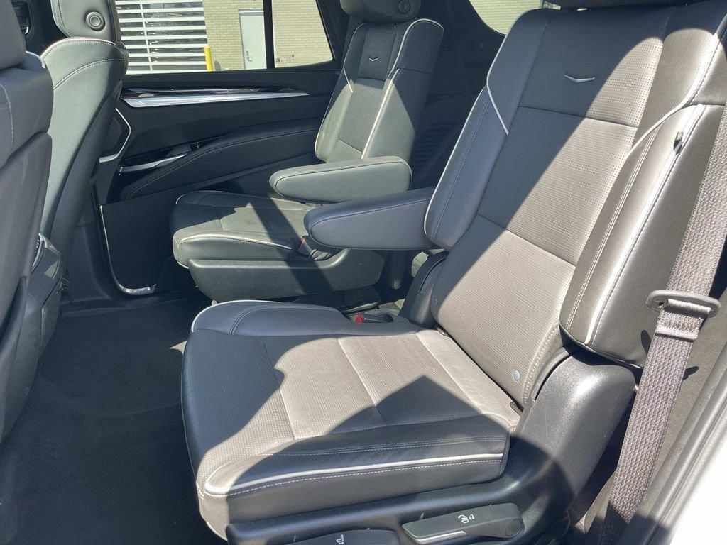 Certified 2025 Cadillac Escalade Sport AWD/4WD image 18