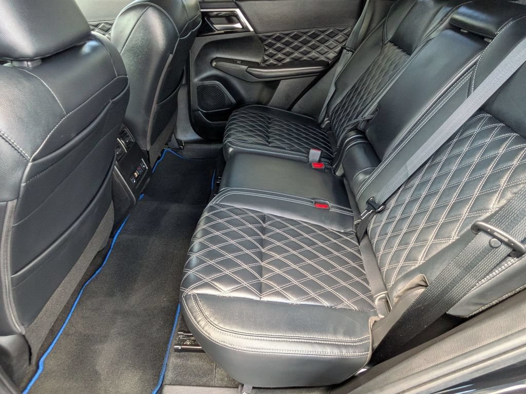 Used 2024 Mitsubishi Outlander SEL AWD/4WD image 18