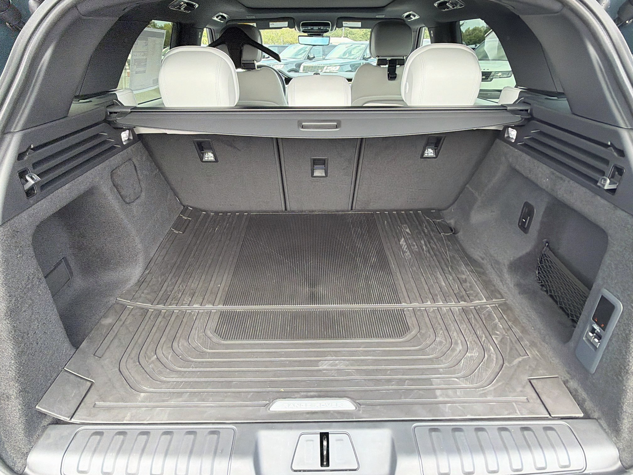 New 2027 Land Rover Range Rover Sport SE AWD/4WD image 12
