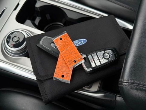 Used 2020 Ford Explorer Platinum w/ Premium Technology Package image 5