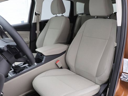 Used 2017 Ford Escape SE w/ Equipment Group 201A image 16