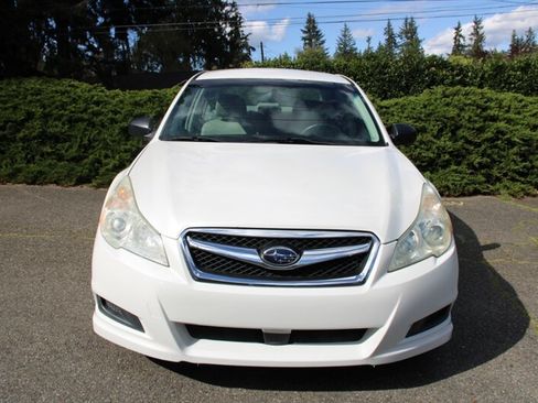Used 2010 Subaru Legacy 2.5i AWD/4WD image 9