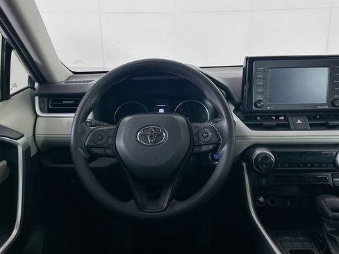 Used 2021 Toyota RAV4 XLE image 18