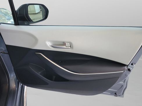 Certified 2025 Toyota Corolla SE image 25