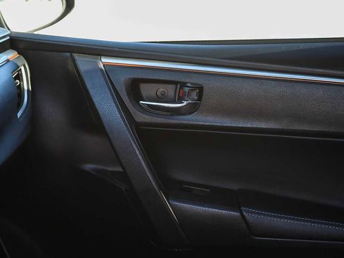 Used 2015 Toyota Corolla L image 21