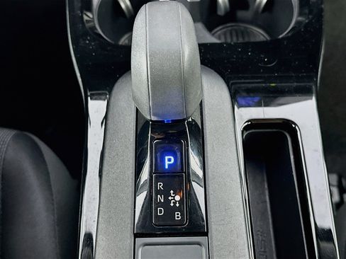 Used 2025 Toyota Prius LE FWD image 25