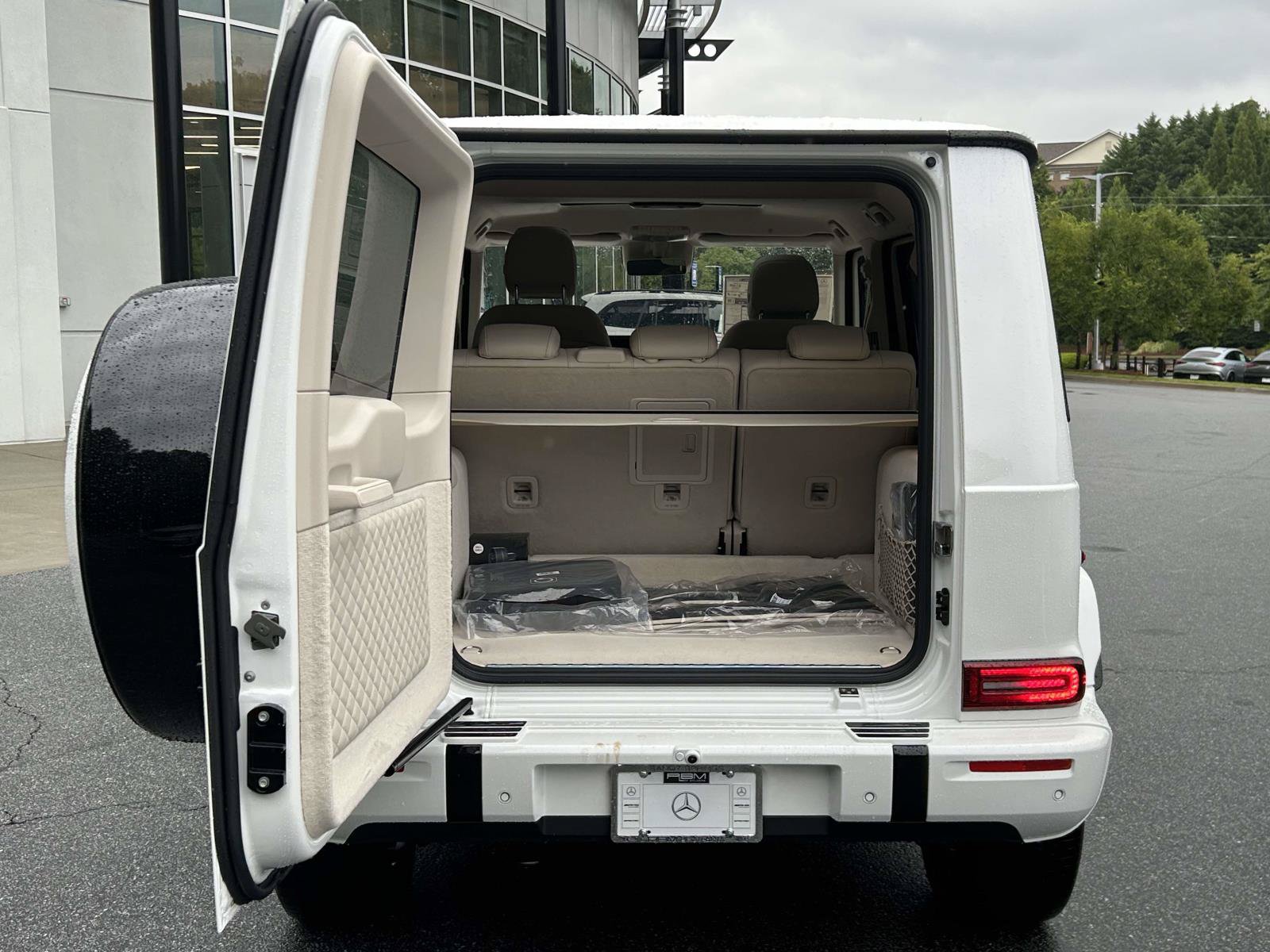 New 2027 Mercedes-Benz G 580 e image 8