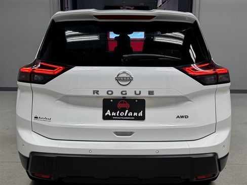 Used 2024 Nissan Rogue S AWD/4WD image 6
