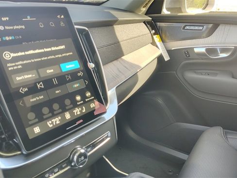 New 2026 Volvo XC90 B6 Ultra image 25