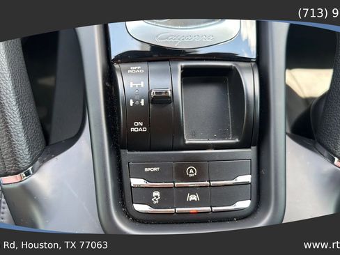 Used 2017 Porsche Cayenne Platinum Edition AWD/4WD image 54