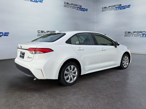 Used 2023 Toyota Corolla LE image 5