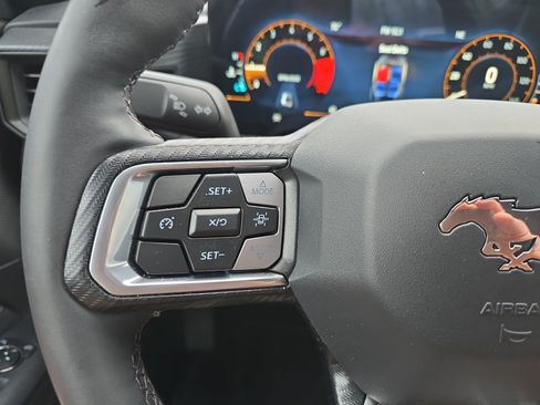 Used 2025 Ford Mustang Coupe RWD image 18