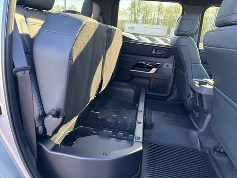Used 2025 Toyota Tundra Limited AWD/4WD image 18