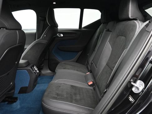 Used 2023 Volvo XC40 Recharge Ultimate w/ Protection Package Premier AWD/4WD image 15