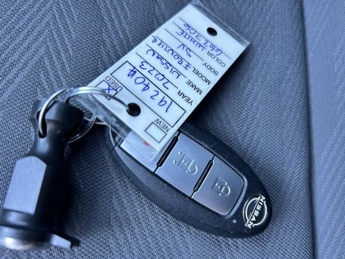 Certified 2023 Nissan Frontier SV w/ Midnight Edition Package image 18