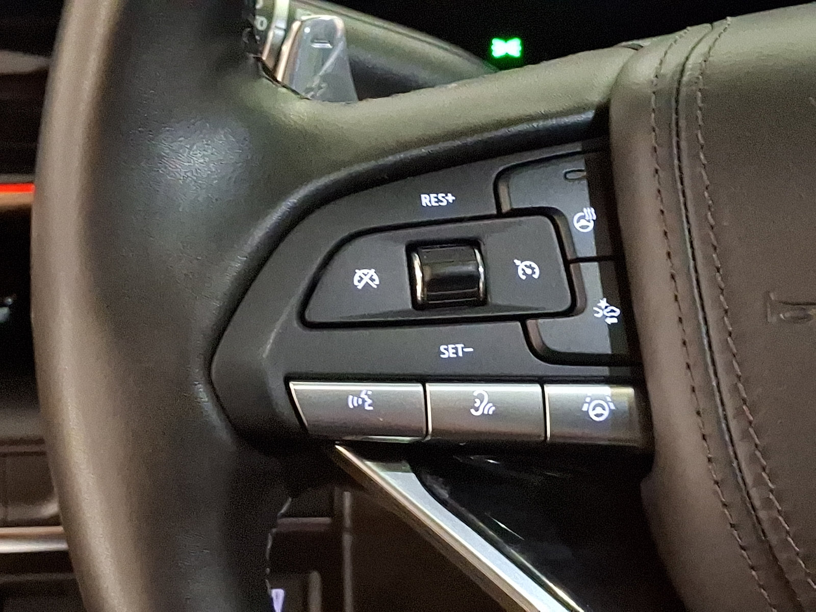 Certified 2023 Cadillac Escalade ESV V AWD/4WD image 24