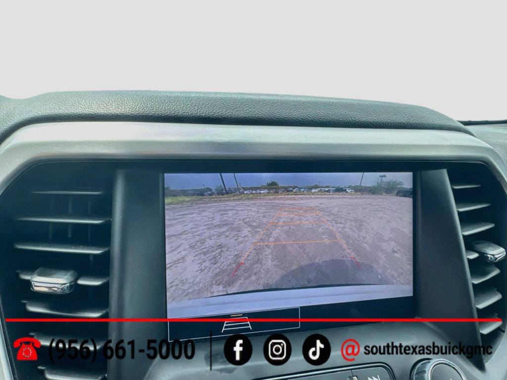Used 2023 GMC Acadia SLE FWD image 17