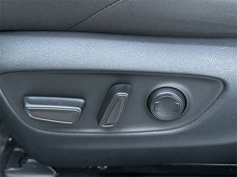 Used 2024 Toyota RAV4 SE w/ Weather & Moonroof Package image 29