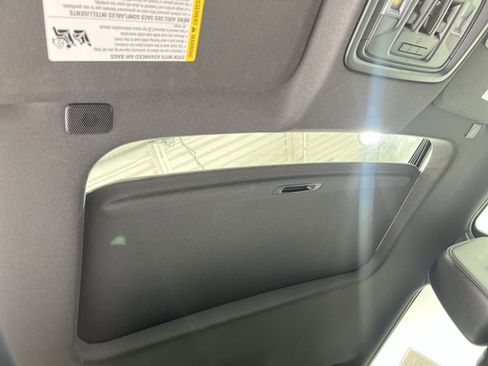 Used 2022 Chevrolet Silverado 1500 High Country image 22