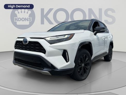 Used 2023 Toyota RAV4 XSE AWD/4WD image 1