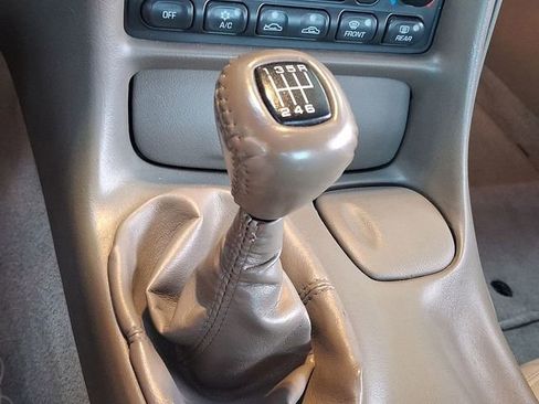 Used 2004 Chevrolet Corvette Coupe w/ Preferred Equipment Group RWD image 6