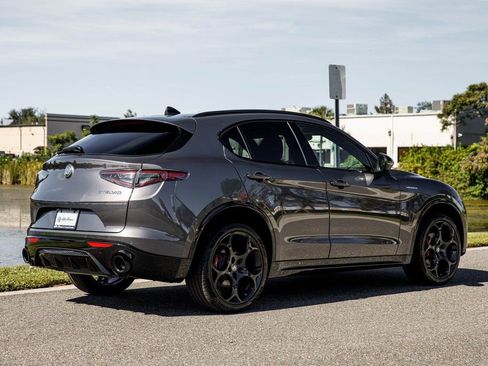 New 2025 Alfa Romeo Stelvio Sprint image 3