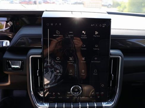 New 2026 GMC Yukon Elevation image 19