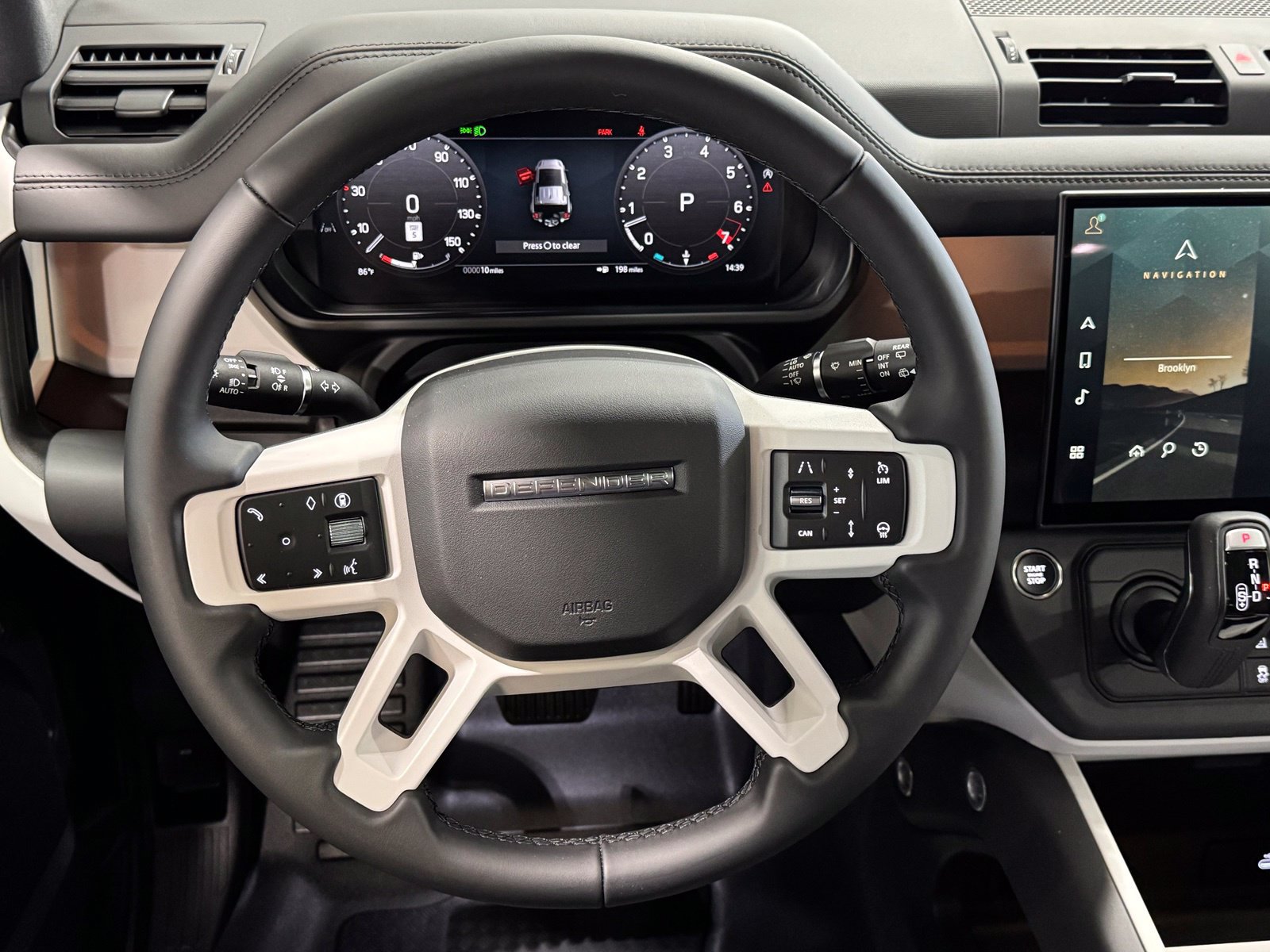 New 2026 Land Rover Defender 110 X-Dynamic SE AWD/4WD image 18