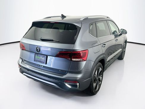 Used 2024 Volkswagen Taos SE AWD/4WD image 7