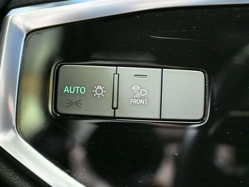 Used 2023 Audi Q3 2.0T Premium image 40