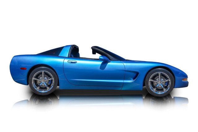 Used 1998 Chevrolet Corvette Coupe w/ Roof Pkg RWD image 2