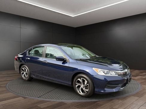 Used 2016 Honda Accord LX image 2