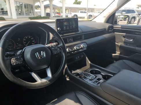 Used 2024 Honda Pilot Touring image 18