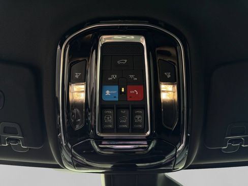 Used 2024 Jeep Grand Cherokee L Summit w/ Advanced Protech Group IV AWD/4WD image 20