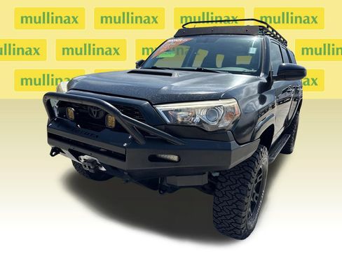 Used 2014 Toyota 4Runner Trail AWD/4WD image 9