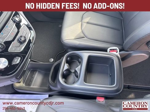 New 2026 Chrysler Pacifica Select w/ S Appearance Package FWD image 16