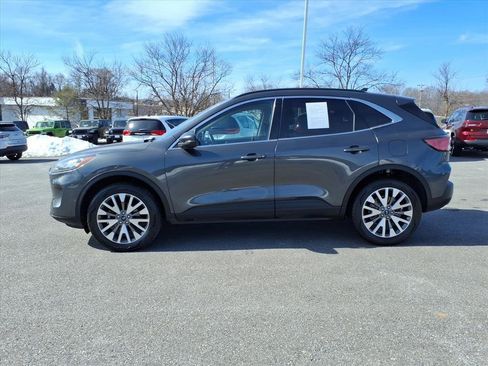 Used 2020 Ford Escape Titanium image 7